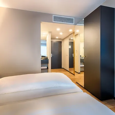 Welcome Hotel 4*