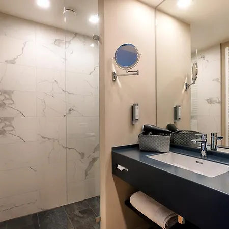 Welcome 4* נקרסולם